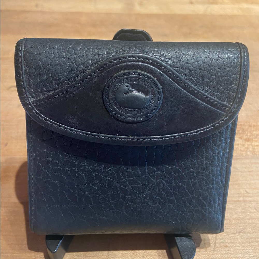 Dooney and Bourke W76 Vintage Wallet solid black.